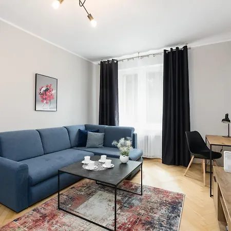 Kosinskiego By Renters Apartment *