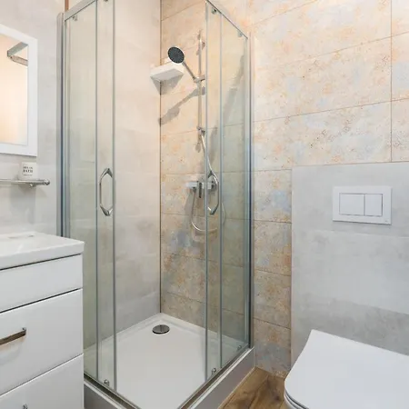 Kosińskiego By Renters Apartament